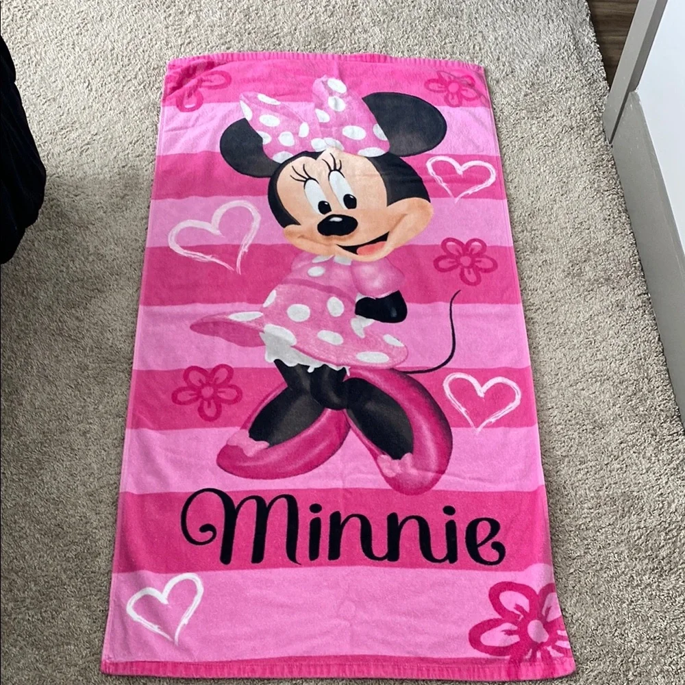 Disney Minnie Mouse beach towel